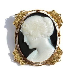 Vintage 14K Gold Cameo Pendant / Brooch Onyx Agate